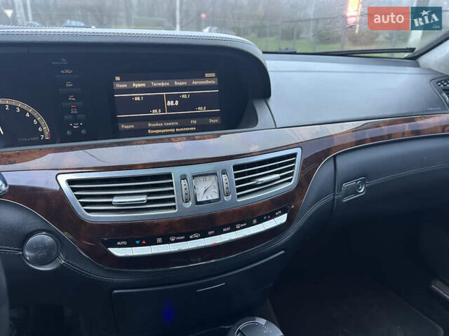 Черный Мерседес С Класс, объемом двигателя 5.46 л и пробегом 297 тыс. км за 9700 $, фото 10 на Automoto.ua