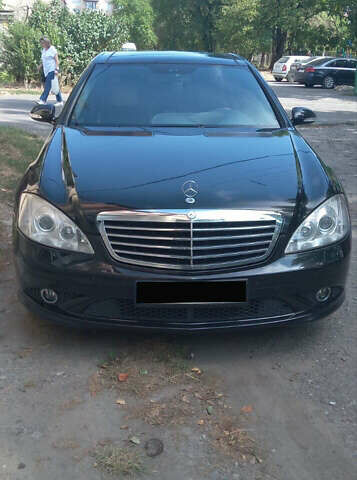 Черный Мерседес С Класс, объемом двигателя 3.5 л и пробегом 300 тыс. км за 12500 $, фото 5 на Automoto.ua