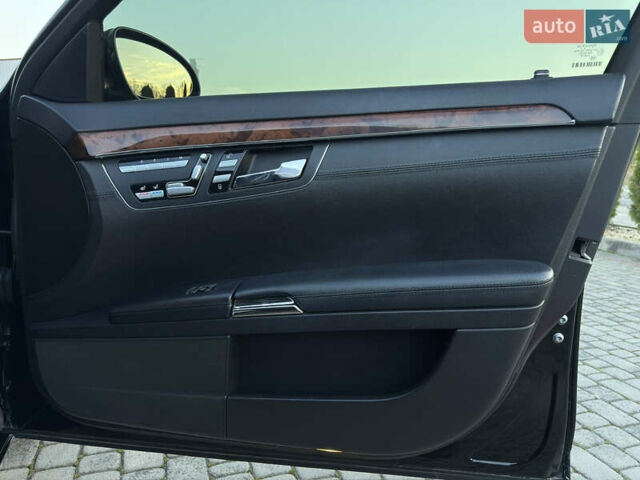 Чорний Мерседес С Клас, об'ємом двигуна 5.46 л та пробігом 224 тис. км за 11200 $, фото 21 на Automoto.ua