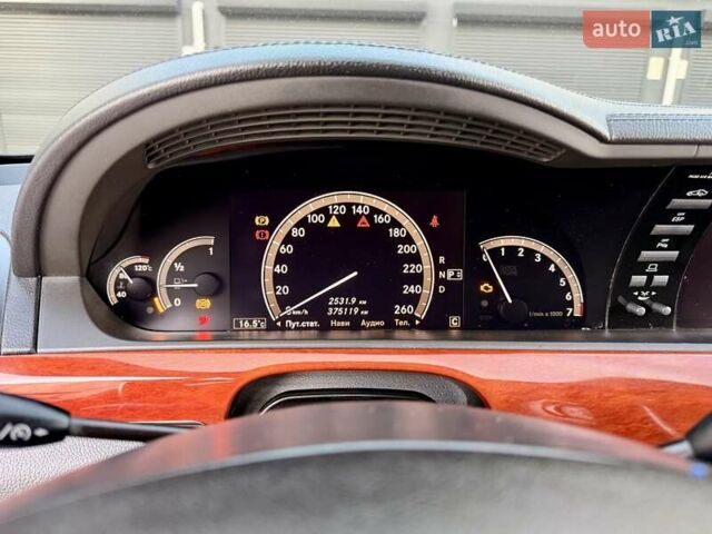 Чорний Мерседес С Клас, об'ємом двигуна 5.5 л та пробігом 375 тис. км за 10200 $, фото 21 на Automoto.ua