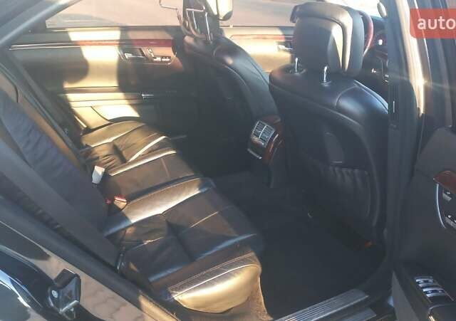 Черный Мерседес С Класс, объемом двигателя 5.5 л и пробегом 415 тыс. км за 9700 $, фото 11 на Automoto.ua