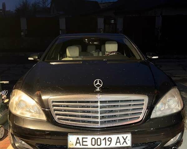 Чорний Мерседес С Клас, об'ємом двигуна 3.5 л та пробігом 600 тис. км за 12000 $, фото 1 на Automoto.ua