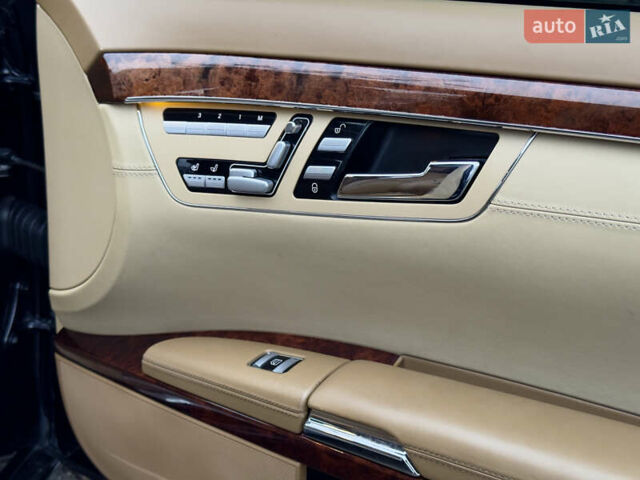 Чорний Мерседес С Клас, об'ємом двигуна 5.51 л та пробігом 193 тис. км за 12700 $, фото 48 на Automoto.ua