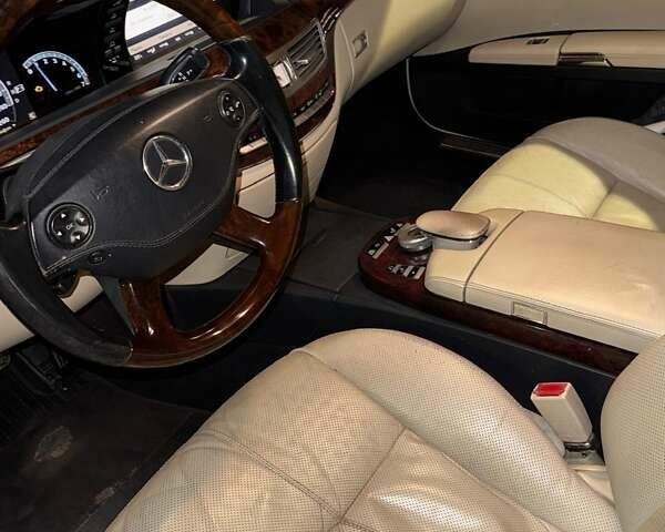 Чорний Мерседес С Клас, об'ємом двигуна 3.5 л та пробігом 600 тис. км за 12000 $, фото 5 на Automoto.ua