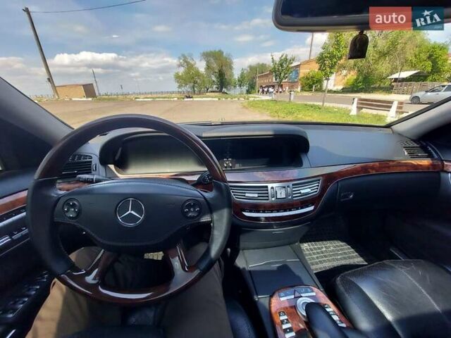 Черный Мерседес С Класс, объемом двигателя 3.22 л и пробегом 350 тыс. км за 12000 $, фото 9 на Automoto.ua