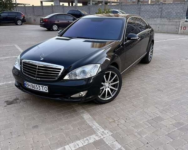 Чорний Мерседес С Клас, об'ємом двигуна 5.5 л та пробігом 375 тис. км за 10200 $, фото 1 на Automoto.ua