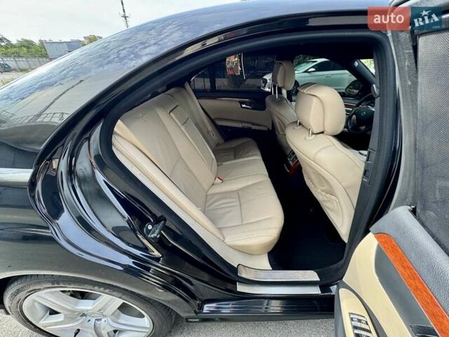 Чорний Мерседес С Клас, об'ємом двигуна 5.46 л та пробігом 241 тис. км за 9999 $, фото 40 на Automoto.ua