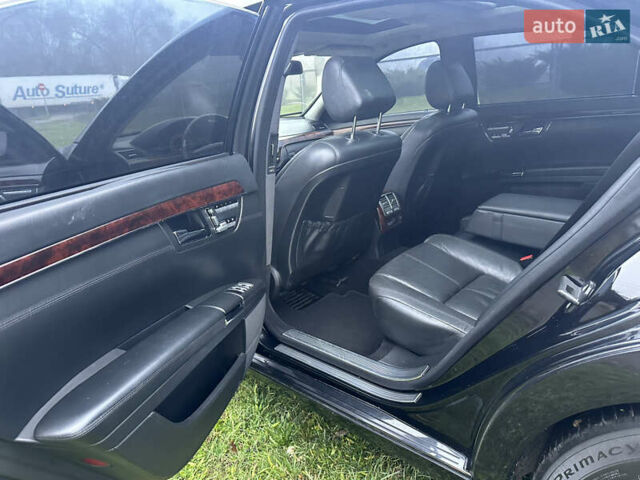 Черный Мерседес С Класс, объемом двигателя 5.46 л и пробегом 297 тыс. км за 9700 $, фото 15 на Automoto.ua