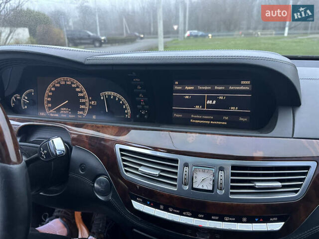 Черный Мерседес С Класс, объемом двигателя 5.46 л и пробегом 297 тыс. км за 9700 $, фото 11 на Automoto.ua