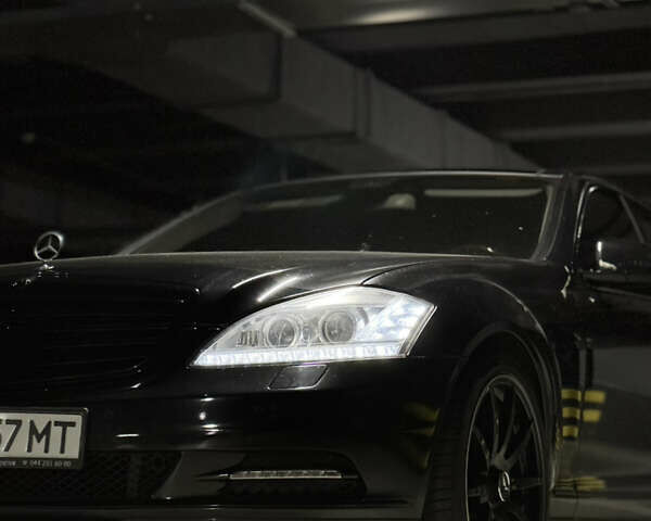 Чорний Мерседес С Клас, об'ємом двигуна 5.5 л та пробігом 390 тис. км за 10999 $, фото 10 на Automoto.ua