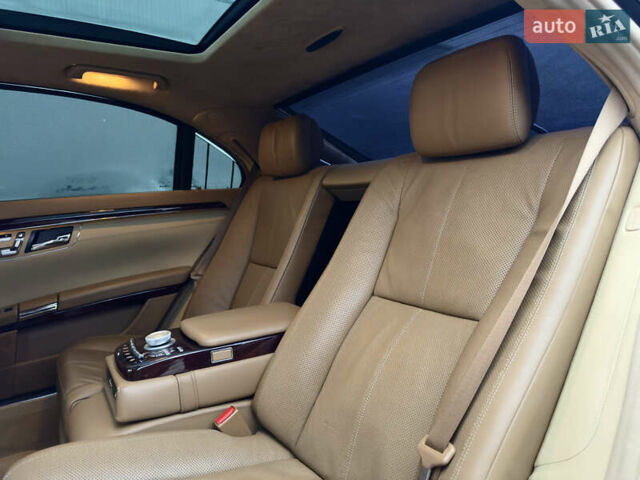 Чорний Мерседес С Клас, об'ємом двигуна 5.51 л та пробігом 193 тис. км за 12700 $, фото 38 на Automoto.ua