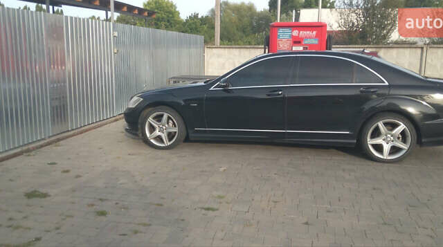 Черный Мерседес С Класс, объемом двигателя 3.5 л и пробегом 300 тыс. км за 12500 $, фото 2 на Automoto.ua