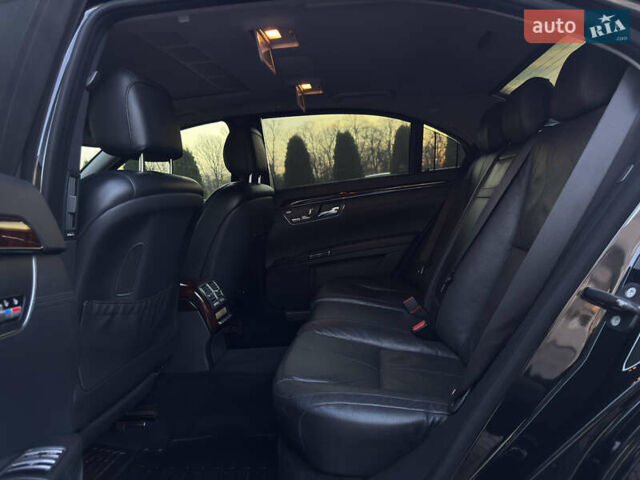 Чорний Мерседес С Клас, об'ємом двигуна 5.46 л та пробігом 224 тис. км за 11200 $, фото 95 на Automoto.ua