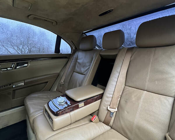 Черный Мерседес С Класс, объемом двигателя 5.46 л и пробегом 241 тыс. км за 5999 $, фото 19 на Automoto.ua