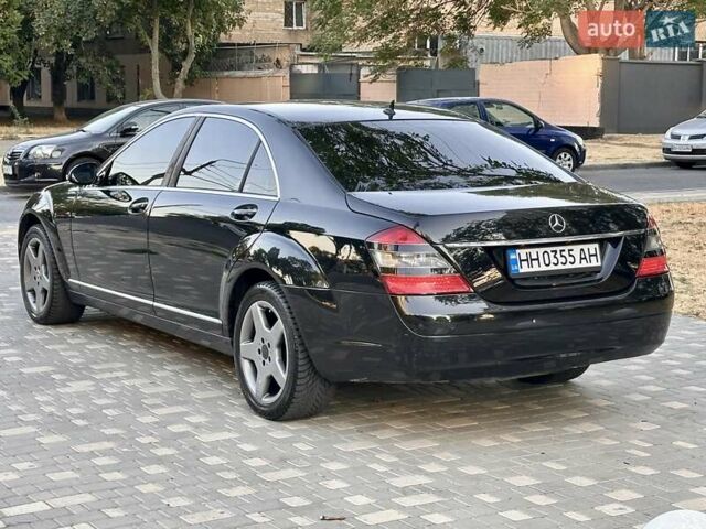 Черный Мерседес С Класс, объемом двигателя 3.5 л и пробегом 250 тыс. км за 7999 $, фото 4 на Automoto.ua
