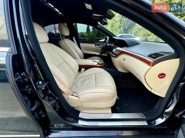 Чорний Мерседес С Клас, об'ємом двигуна 5.46 л та пробігом 241 тис. км за 9999 $, фото 36 на Automoto.ua