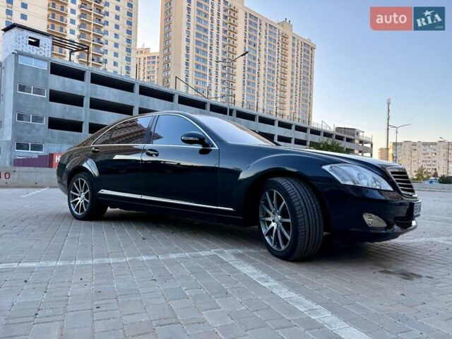 Чорний Мерседес С Клас, об'ємом двигуна 5.5 л та пробігом 375 тис. км за 10200 $, фото 9 на Automoto.ua
