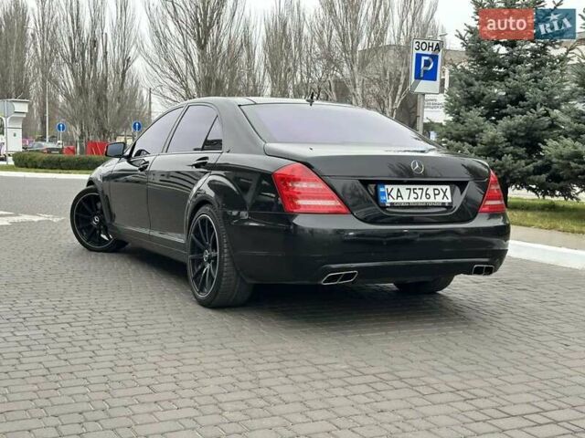 Чорний Мерседес С Клас, об'ємом двигуна 5.46 л та пробігом 400 тис. км за 10300 $, фото 18 на Automoto.ua