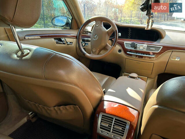 Мерседес С Класс 2006 в Тернополе на Automoto.ua Черный Мерседес С Класс, объемом двигателя 3 л и пробегом 435 тыс. км за 12700 $, фото 16 на Automoto.ua