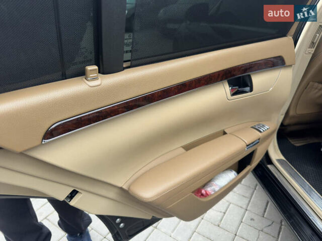 Черный Мерседес С Класс, объемом двигателя 5.44 л и пробегом 227 тыс. км за 11000 $, фото 25 на Automoto.ua