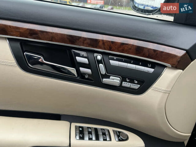 Черный Мерседес С Класс, объемом двигателя 5.5 л и пробегом 248 тыс. км за 13100 $, фото 23 на Automoto.ua