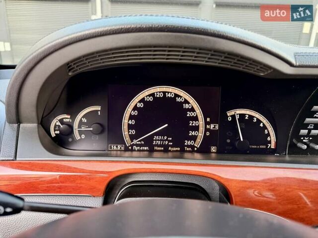 Чорний Мерседес С Клас, об'ємом двигуна 5.5 л та пробігом 375 тис. км за 10200 $, фото 22 на Automoto.ua