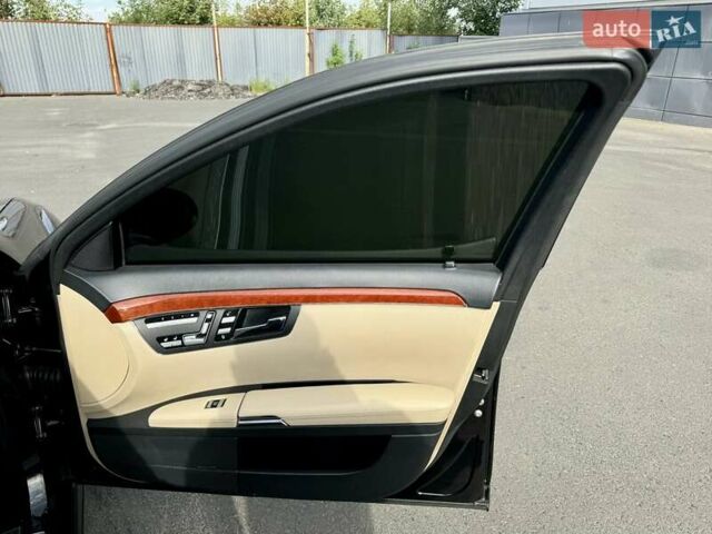 Чорний Мерседес С Клас, об'ємом двигуна 5.46 л та пробігом 241 тис. км за 9999 $, фото 38 на Automoto.ua