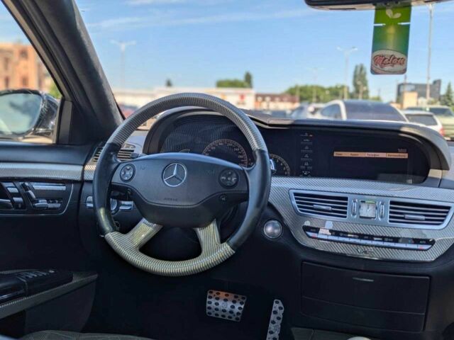 Черный Мерседес С Класс, объемом двигателя 5.5 л и пробегом 217 тыс. км за 10999 $, фото 7 на Automoto.ua