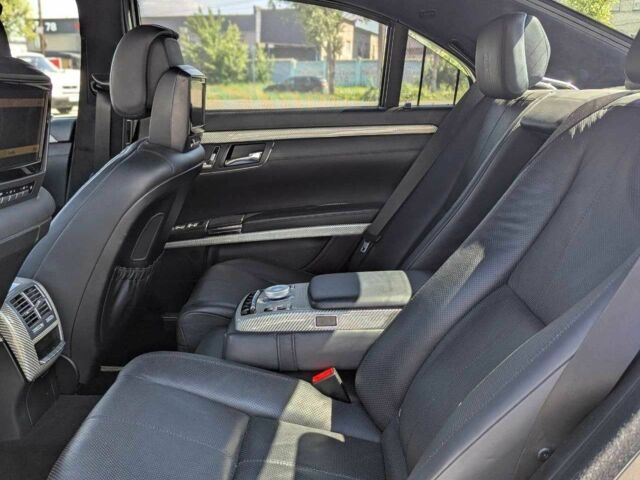 Черный Мерседес С Класс, объемом двигателя 5.5 л и пробегом 217 тыс. км за 10999 $, фото 19 на Automoto.ua