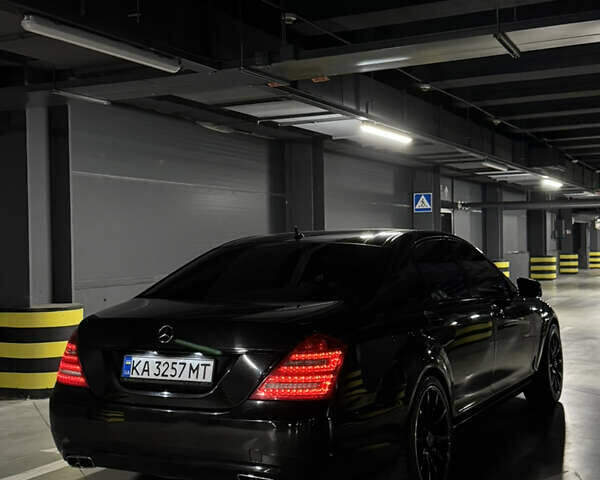 Чорний Мерседес С Клас, об'ємом двигуна 5.5 л та пробігом 390 тис. км за 10999 $, фото 6 на Automoto.ua