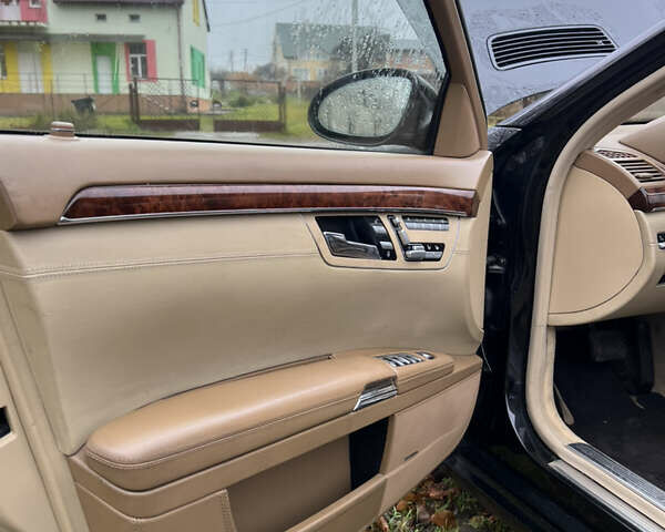 Черный Мерседес С Класс, объемом двигателя 5.46 л и пробегом 241 тыс. км за 5999 $, фото 14 на Automoto.ua