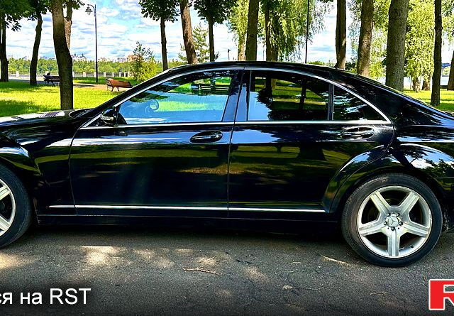 Черный Мерседес С Класс, объемом двигателя 3 л и пробегом 299 тыс. км за 9999 $, фото 7 на Automoto.ua