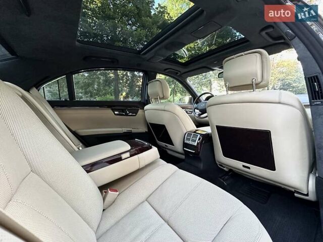 Мерседес С Класс 2006 в Киеве на Automoto.ua Черный Мерседес С Класс, объемом двигателя 5.46 л и пробегом 222 тыс. км за 19000 $, фото 3 на Automoto.ua