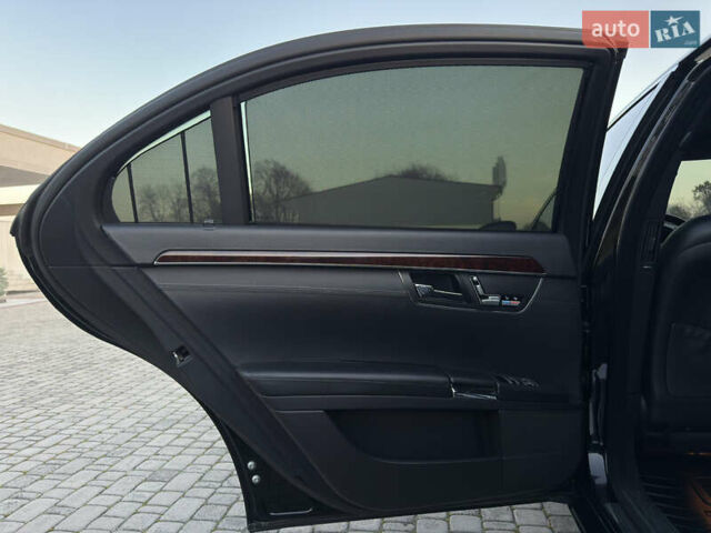 Чорний Мерседес С Клас, об'ємом двигуна 5.46 л та пробігом 224 тис. км за 11200 $, фото 94 на Automoto.ua