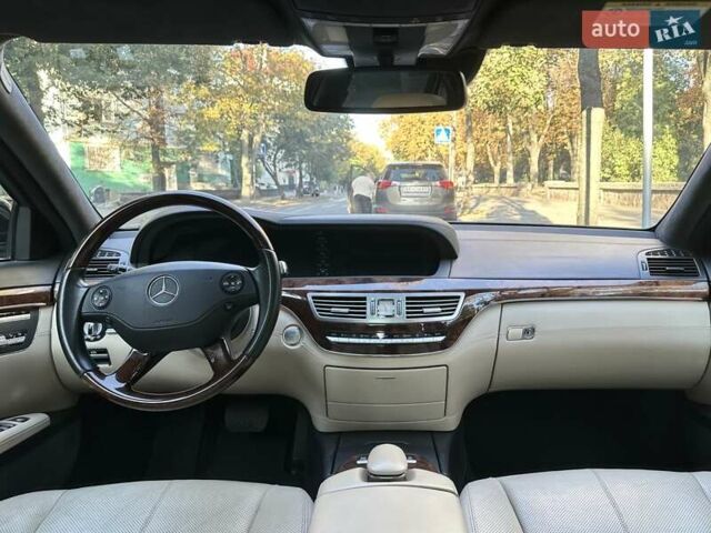 Мерседес С Класс 2006 в Киеве на Automoto.ua Черный Мерседес С Класс, объемом двигателя 5.46 л и пробегом 222 тыс. км за 19000 $, фото 5 на Automoto.ua