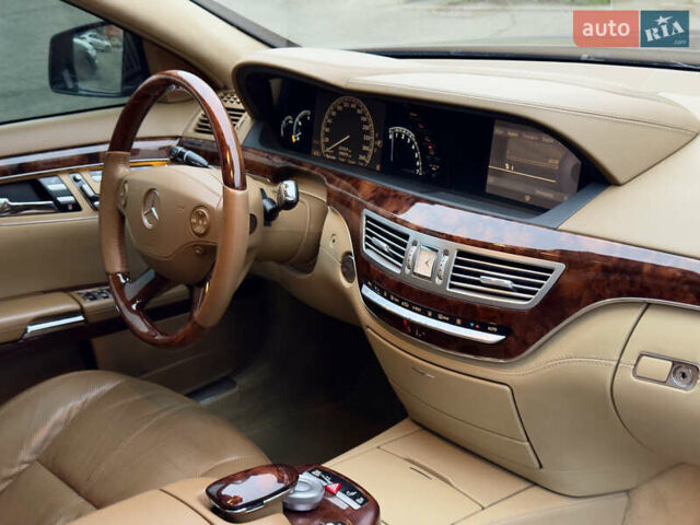 Чорний Мерседес С Клас, об'ємом двигуна 5.51 л та пробігом 193 тис. км за 12700 $, фото 52 на Automoto.ua