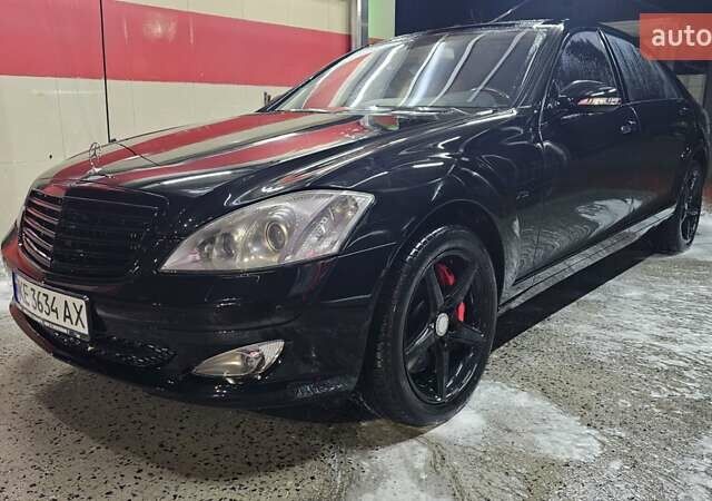 Чорний Мерседес С Клас, об'ємом двигуна 5.5 л та пробігом 294 тис. км за 13191 $, фото 3 на Automoto.ua