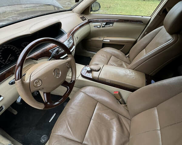 Черный Мерседес С Класс, объемом двигателя 5.46 л и пробегом 241 тыс. км за 5999 $, фото 13 на Automoto.ua