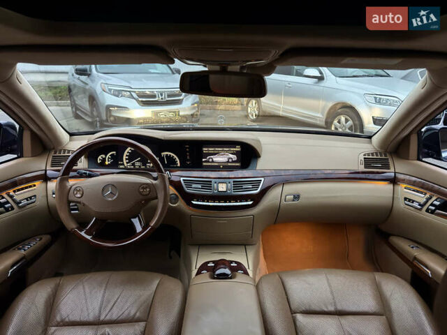 Чорний Мерседес С Клас, об'ємом двигуна 5.51 л та пробігом 193 тис. км за 12700 $, фото 55 на Automoto.ua