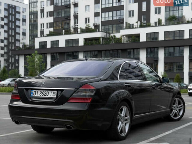 Чорний Мерседес С Клас, об'ємом двигуна 5.5 л та пробігом 240 тис. км за 15000 $, фото 3 на Automoto.ua