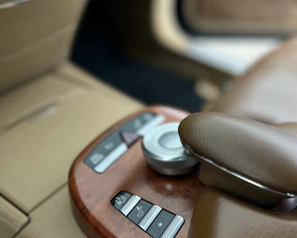 Черный Мерседес С Класс, объемом двигателя 3.5 л и пробегом 220 тыс. км за 10000 $, фото 6 на Automoto.ua