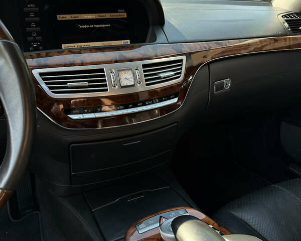 Мерседес С Класс 2006 в Тернополе на Automoto.ua Черный Мерседес С Класс, объемом двигателя 5.5 л и пробегом 346 тыс. км за 10900 $, фото 13 на Automoto.ua