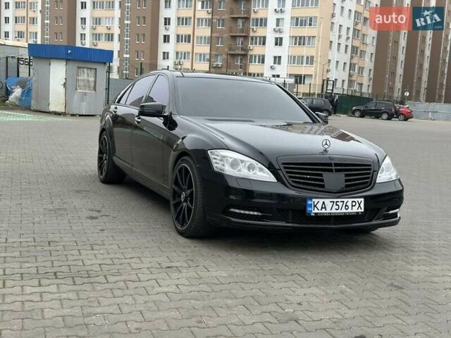 Чорний Мерседес С Клас, об'ємом двигуна 5.46 л та пробігом 400 тис. км за 10300 $, фото 2 на Automoto.ua