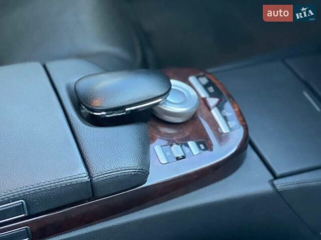Черный Мерседес С Класс, объемом двигателя 5.5 л и пробегом 220 тыс. км за 10500 $, фото 5 на Automoto.ua