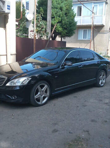 Черный Мерседес С Класс, объемом двигателя 3.5 л и пробегом 300 тыс. км за 12500 $, фото 3 на Automoto.ua
