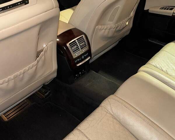 Чорний Мерседес С Клас, об'ємом двигуна 3.5 л та пробігом 600 тис. км за 12000 $, фото 3 на Automoto.ua