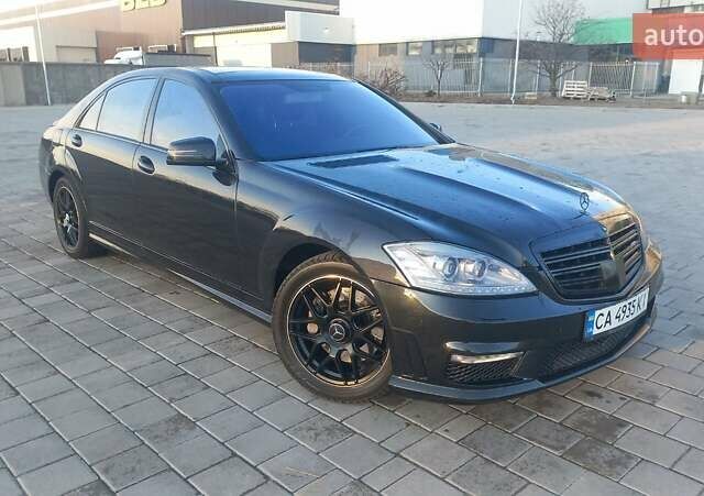 Черный Мерседес С Класс, объемом двигателя 5.5 л и пробегом 415 тыс. км за 9700 $, фото 4 на Automoto.ua