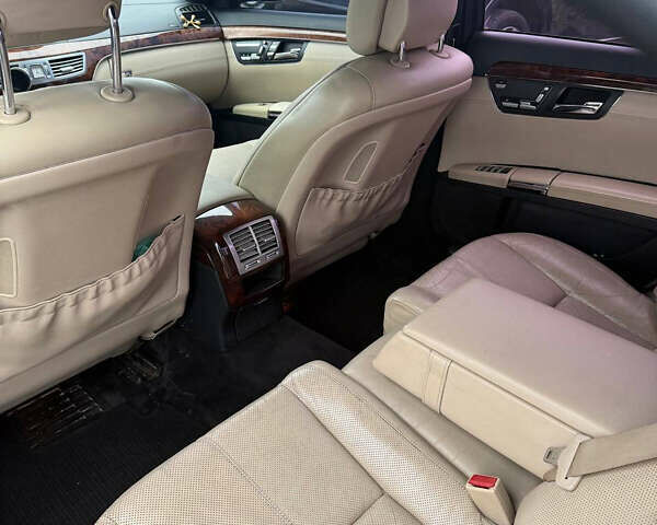 Черный Мерседес С Класс, объемом двигателя 3.5 л и пробегом 395 тыс. км за 8500 $, фото 15 на Automoto.ua