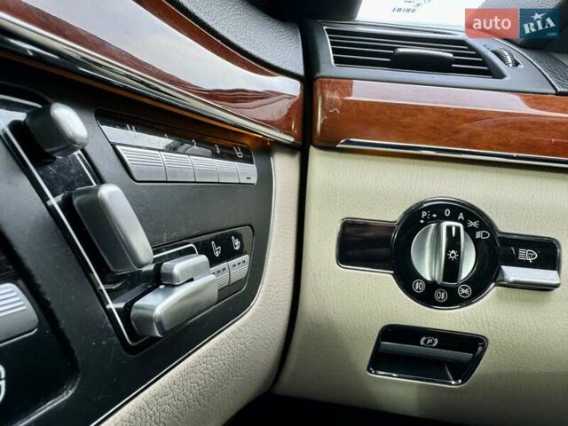 Чорний Мерседес С Клас, об'ємом двигуна 5.46 л та пробігом 241 тис. км за 9999 $, фото 54 на Automoto.ua