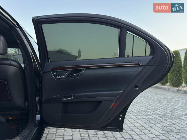 Чорний Мерседес С Клас, об'ємом двигуна 5.46 л та пробігом 224 тис. км за 11200 $, фото 27 на Automoto.ua